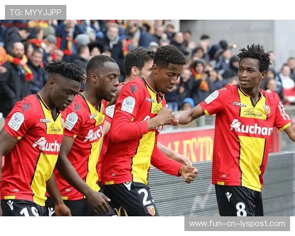 朗斯领跑法甲，萨热带领球队创造奇迹